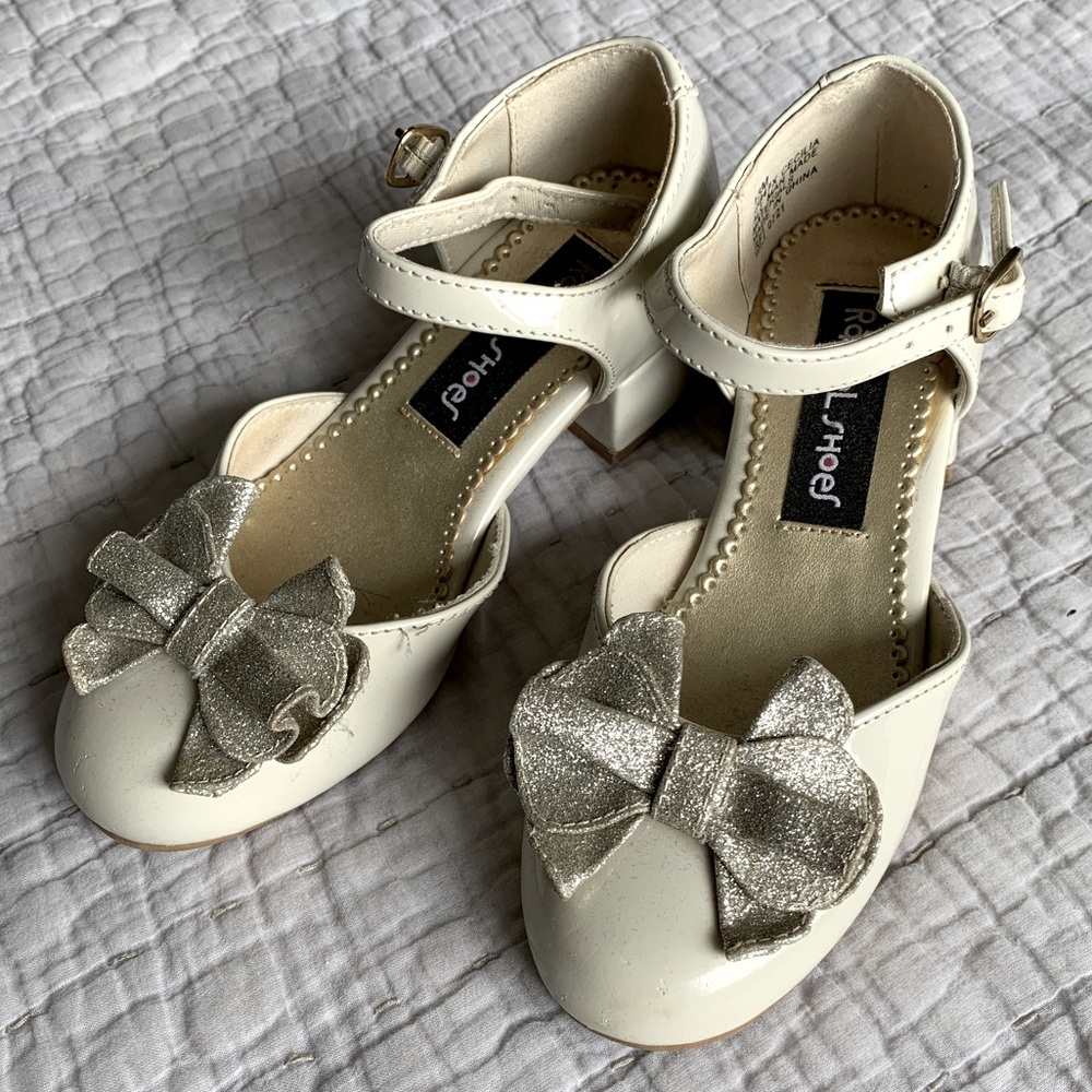 Little Girl Dress Shoes with pewter bows